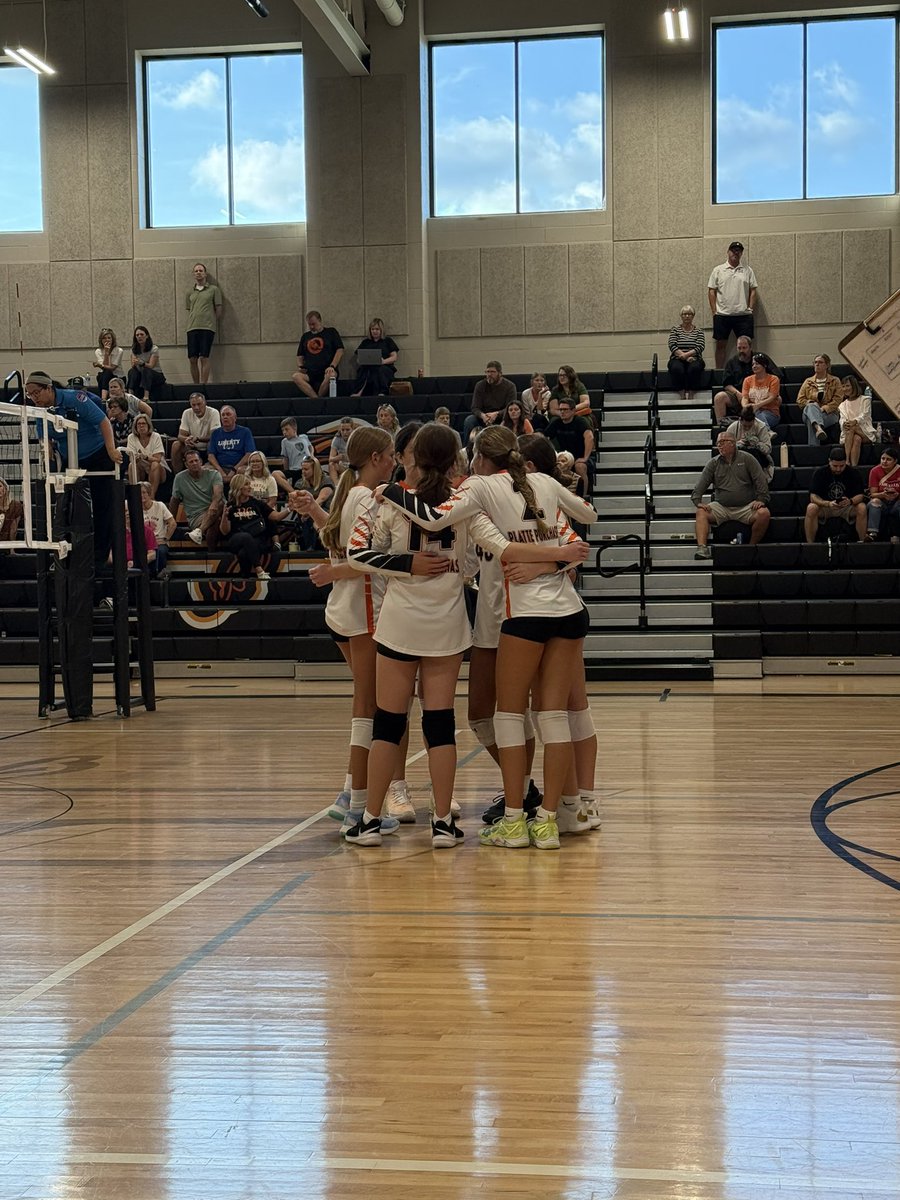 PPMSvball's tweet photo. A team with big swings and some blocks tonight against Discovery MS. @PlattePurchase @PCHSAthletics1 https://t.co/nty4Av7Egk