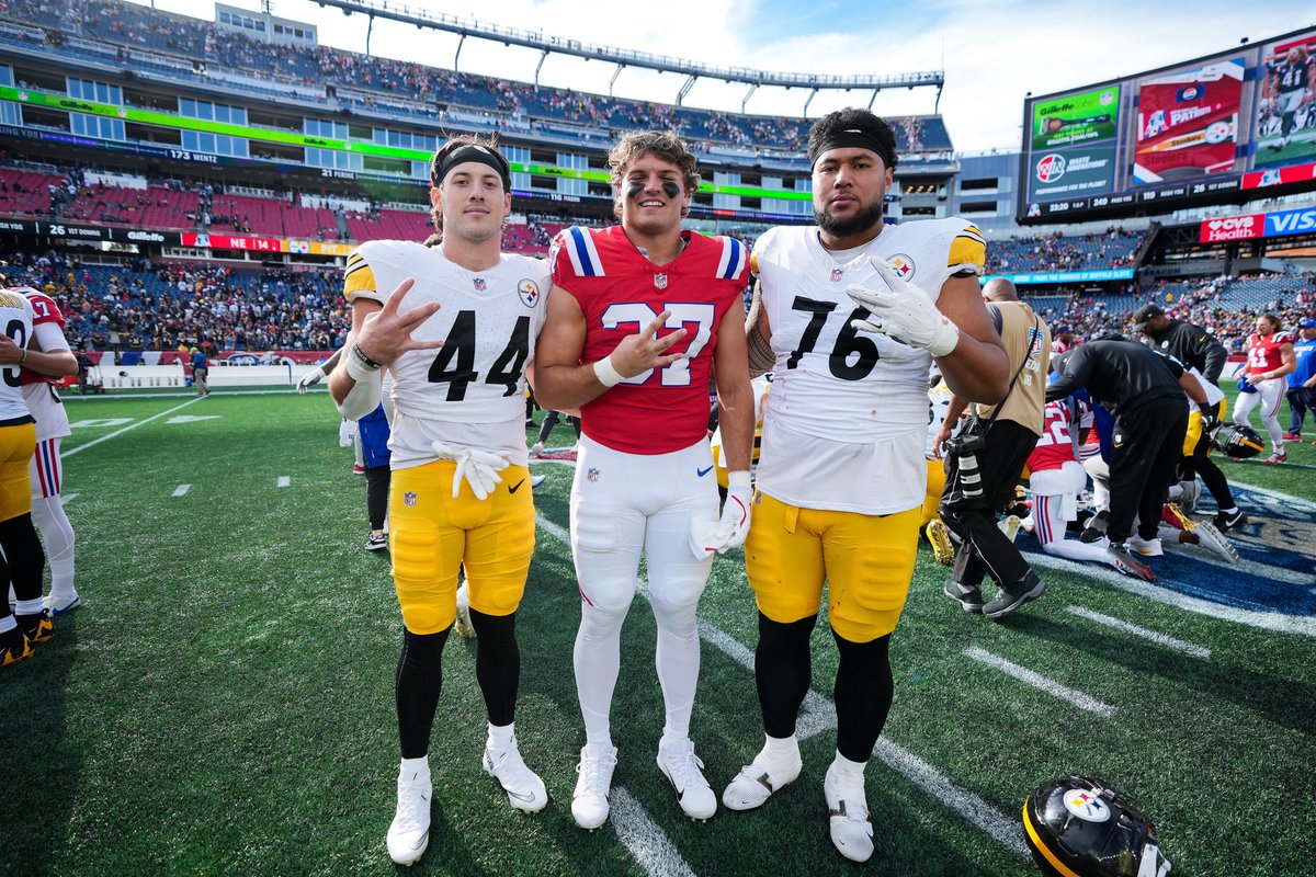 Family ☔️💛 #BeAPro