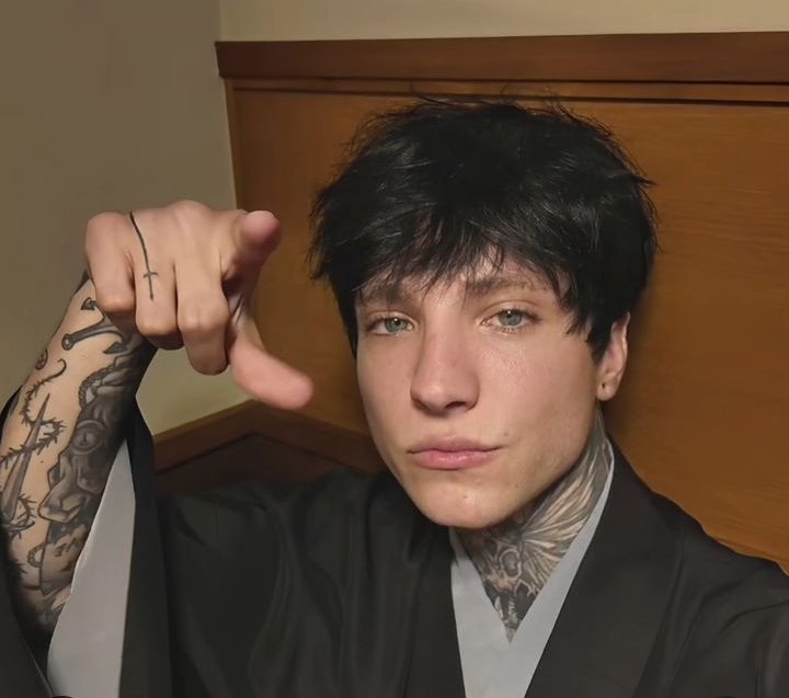 Será que se nos descontrola este muchacho, descúbrelo veeeen chulaaaa no te lo pierdas 
XCRY EN JAPON