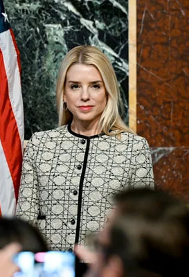 🚨BREAKING: Pam Bondi has CONFIRMED she is CRIMINALLY investigating all fraud exposed by Elon Musk's DOGE.

Do you support this?

YES or NO?

If Yes, Give me a THUMBS-UP👍!