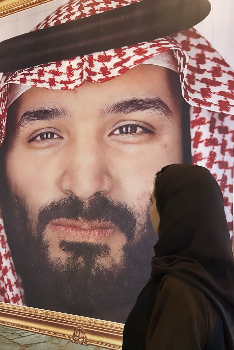 اليوم الوطني في وطننا الحبيب ليس يومًا عاديًا 🇸🇦

هو نبض أرضٍ تنبض بالعزّ، وسماءٍ تعانق المجد، وتاريخٍ يكتبه أبناء هذا الوطن بمداد الفخر.

أفخر أن أكون من نسائه الناجحات، أحمل بين يديّ علمًا وعملًا، وأمضي في دروب العطاء لوطنٍ وهبنا الحب والأمان.