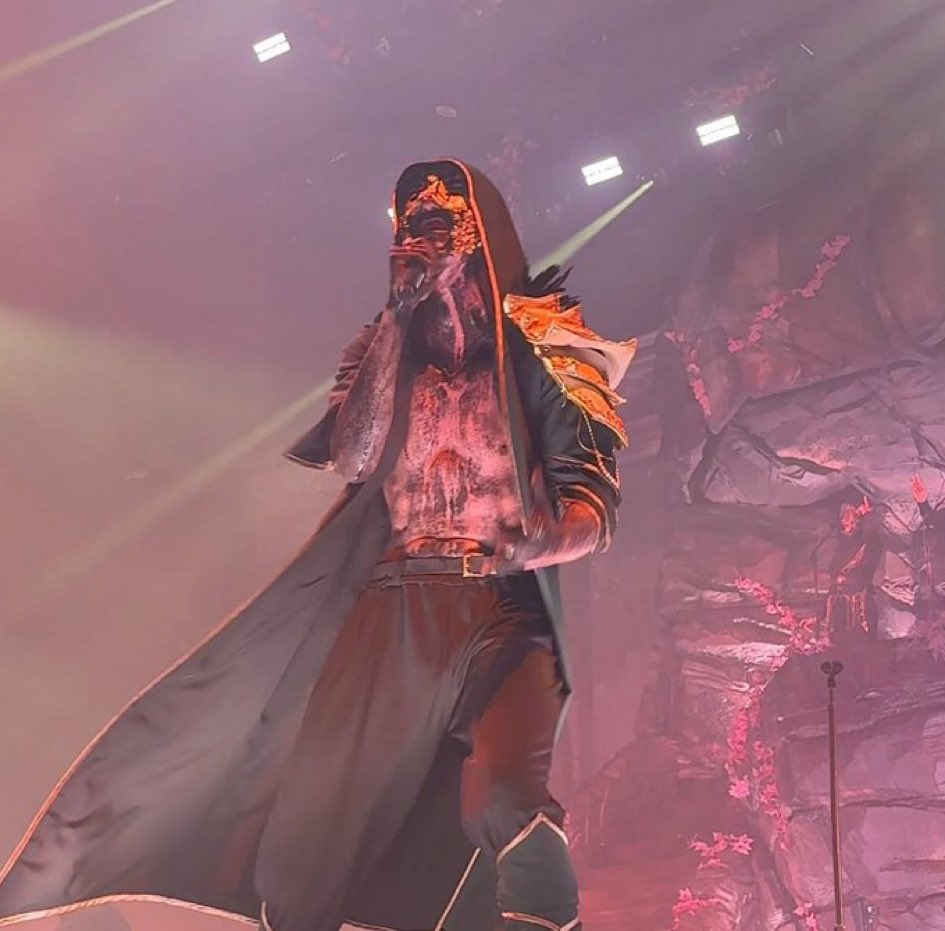 BRO THE WAIST ???? THE WAAAIIIIIISSSSTTTT ?????