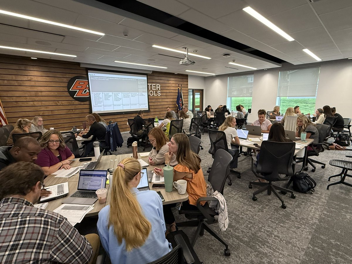 Jess_hannigan's tweet image. Taking Behavior Academies to the amazing educators from Byron Center, Michigan! #behavioracademies @SolutionTree @JohnHannigan75