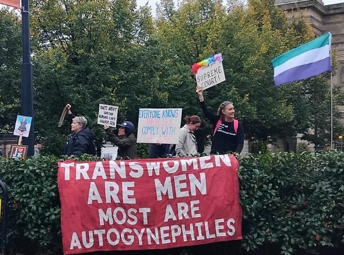 ToothyMaestra's tweet image. Everyone knows their sex
Lucy is making a fuss about nothing and trying to shift the responsibility from himself on to others.