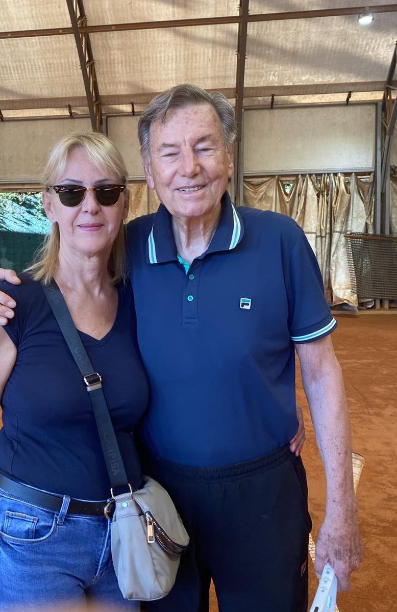 Danas nas je napustio , u 86. godini, veliki čovek, prijatelj i teniska legenda, Nikola Pilić😭 Do poslednjeg dana bio je na terenu, u sjojoj teniskoj akademiji u Opatiji! Slava mu!