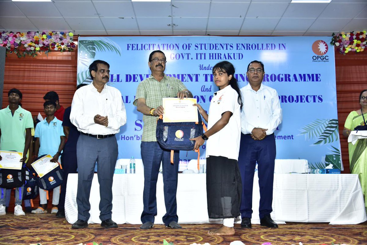 OPGC_ODISHA's tweet image. Empowering Rural Youth
Under #CSR initiative, @OPGC_ODISHA sponsored 29 students to pursue ITI training at Govt. ITI Hirakud with full financial support. Hon’ble Revenue Minister Sri Suresh Pujari felicitated the students. #SkillDevelopment #YouthEmpowerment @EnergyOdisha