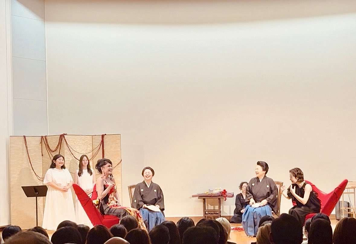 ufufuyuko's tweet image. MIX UP misc. presents
　　　「Strings 」
満員御礼にて無事に終了🎉

produce、direction、mc、
少しacting🎭

その時その時に必死で
今思い返してこんな事が出来るとは…

あ、私じゃない
みんなが凄かったんだ💡

集った皆様に感謝🙏

#strings 
#蜘蛛の糸
#鶴澤津賀花
#TeamMixUpmisc 
 #春雨寺