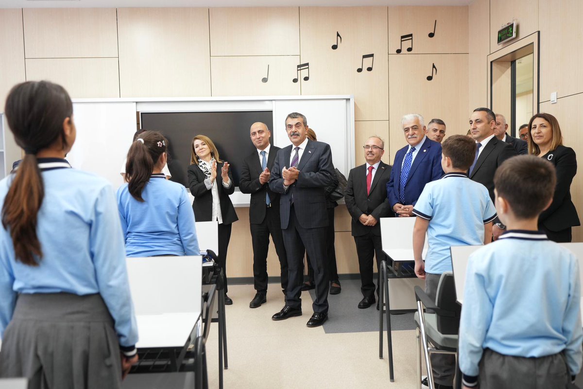 tcmeb_en's tweet image. Minister of National Education @Yusuf__Tekin Conducts School Visits and Meets with Students and Teachers in Fuzuli and Aghdam, Azerbaijan

👉 meb.ai/V1kKWS