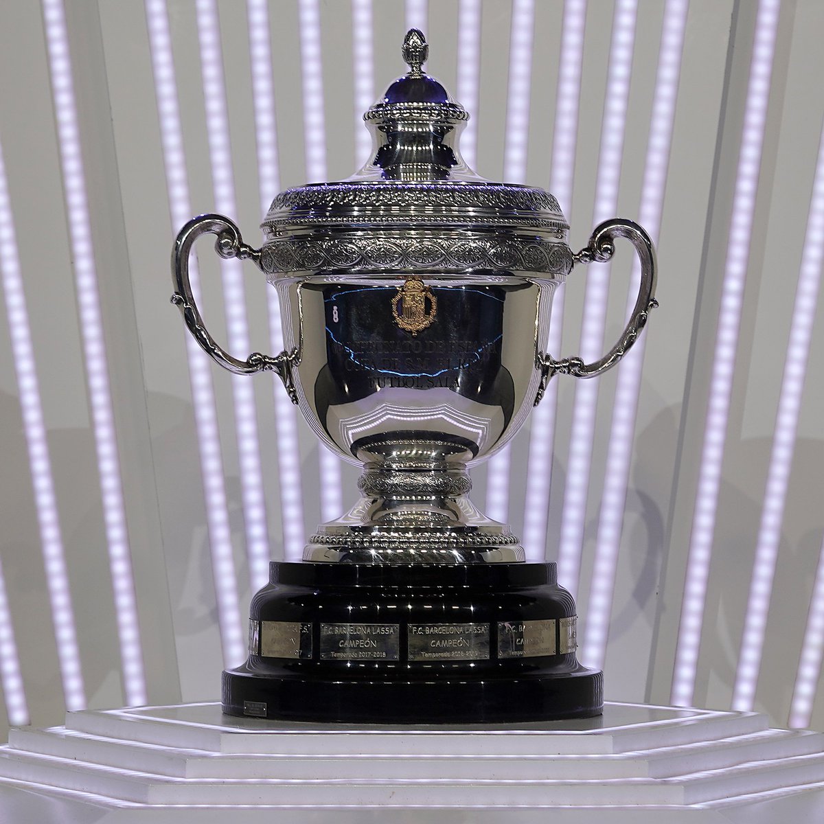 🚨 ¡¡𝗛𝗢𝗬 𝗧𝗘𝗡𝗘𝗠𝗢𝗦 𝗦𝗢𝗥𝗧𝗘𝗢!!

🏆 Segunda eliminatoria de la Copa del Rey
🕛 12:00 horas
📍 Ciudad del Fútbol de Las Rozas
📺 Síguelo en directo, 𝗔𝗤𝗨𝗜: youtube.com/watch?v=ioSqs-…

#FutsalRFEF | #CopaDelReyFS