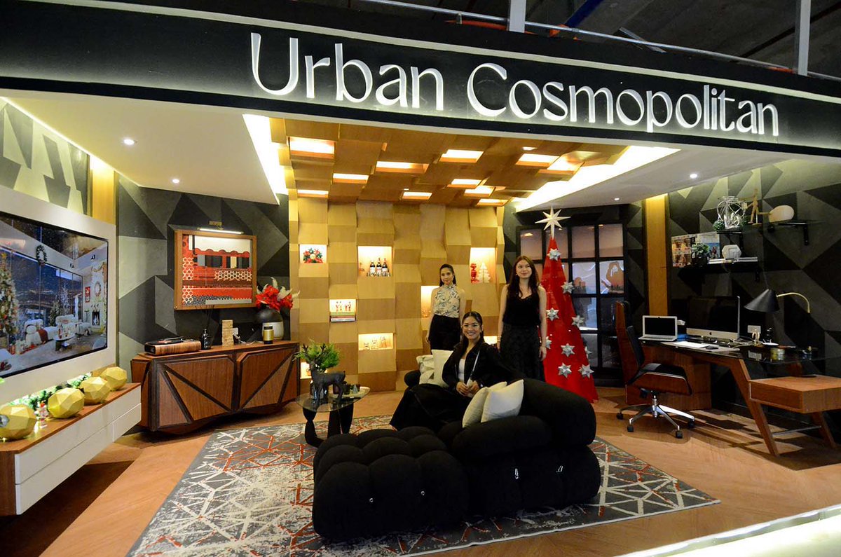 mnlstandardph's tweet image. IN PHOTOS | Student designers from the Philippine School of Interior Design-Ahlen Institute (PSID-Ahlen) proudly introducing their works during the press launch of the Design Of Christmas Exhibit (DOCE) at the GH Tower in Greenhills, San Juan City. 

Featuring 12 booths that…