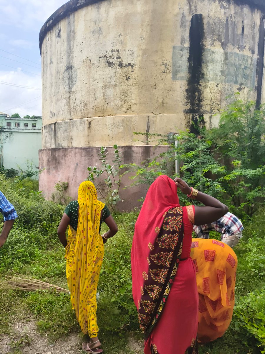 શિહોર તાલુકાના અલગ અલગ ગામે 'સ્વચ્છતા હી સેવા ૨૦૨૫' અભિયાન અંતર્ગત જળાશયોની સ્વચ્છતા કરવામાં આવેલ.
#SHS2025 #SwachhataHiSeva2025 #Swachhotsav
#NirmalGujarat2.0
#CRD_Gujarat
#SBMR_Gujarat
#SwachhGaon_SwasthGaon
#SwachhSujalGaon
#HarGharSwachhta
#SHS2025CTUTransform