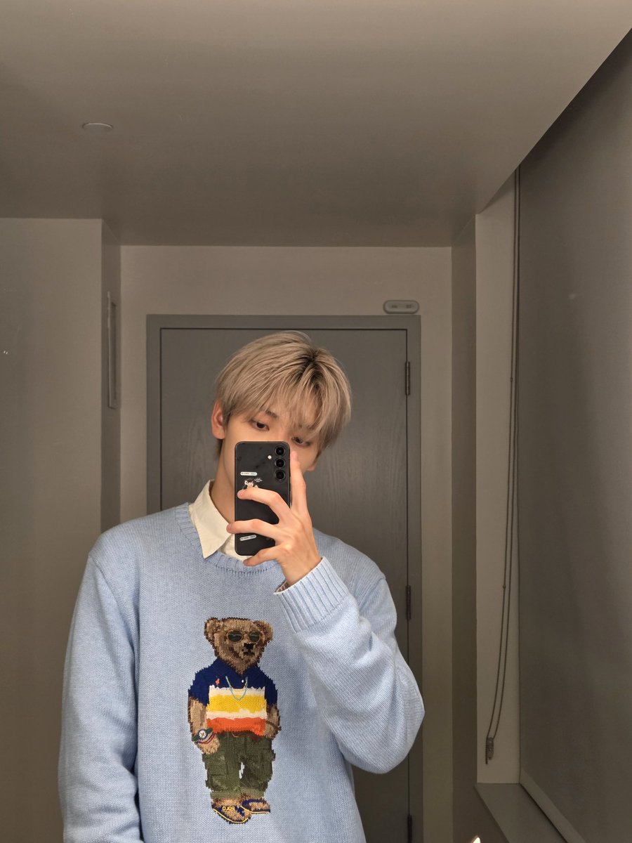 머리색 예쁘고 옷도 너무 귀엽고 ••• 
수비니랑 잘 어울림 ㅜ.ㅜ오늘수비니예쁘다♡