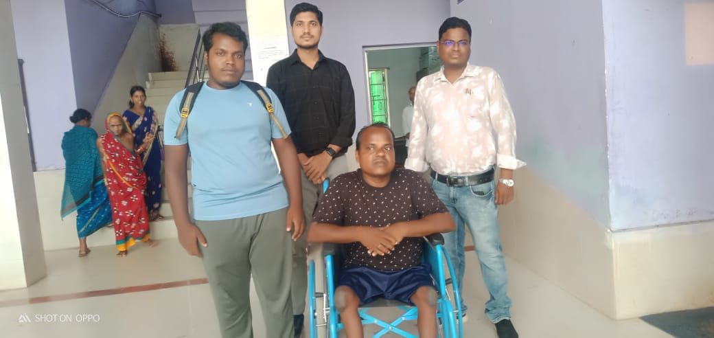Distributed one wheel chair to Shri Kabiraj Swain, S/o- Narayan Swain, At-Lausena,Gp- Jemadeipurpatna of Nayagarh block <a href="/CMO_Odisha/">CMO Odisha</a> <a href="/PRDeptOdisha/">Panchayati Raj and Drinking Water Department</a> <a href="/SSEPD2/">SSEPD</a> <a href="/NityanandaBJP/">Nityananda Gond</a> <a href="/AdmnNayagarh/">Collector & DM Nayagarh</a> <a href="/ZP_Nayagarh/">Zilla Parishad Nayagarh</a> <a href="/DssoNayagarh/">DSSO NAYAGARH</a>  #Wheelchair #AidsandAppliances #DisabilityEmpowerment #Nayagarh