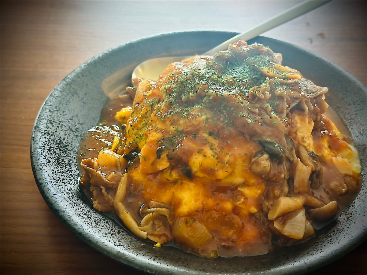 オムレツに
デミグラスソースかけたら
ばえるって本当？