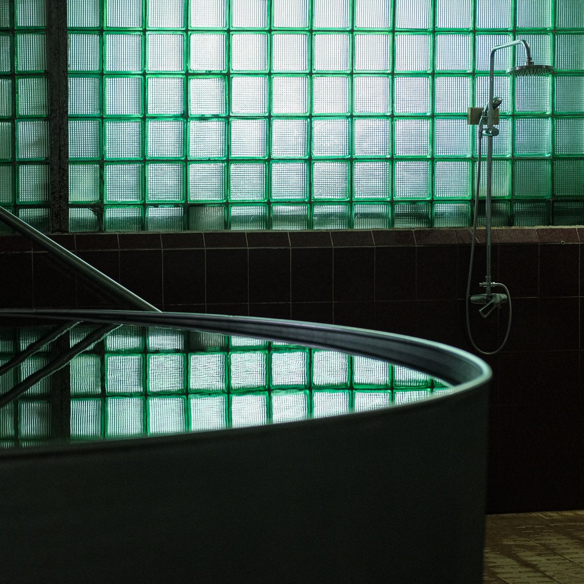 эстетика общественной бани в Екатеринбурге 

(я там не парился, просто зашёл с фотоаппаратом для съёмки проекта)