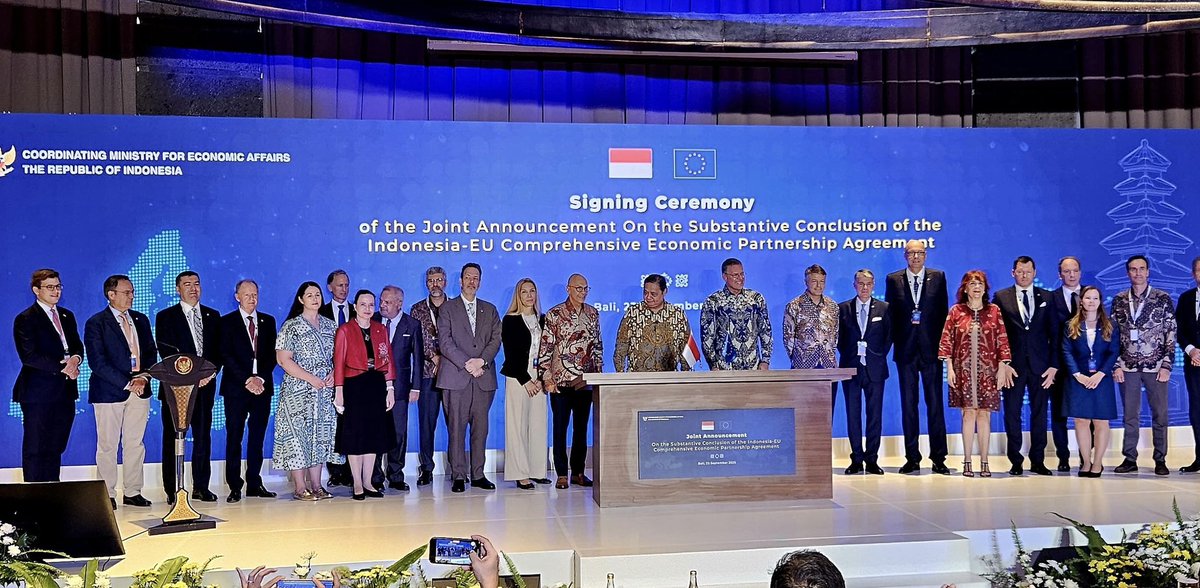 B_Szymanowska's tweet image. 🇪🇺🤝🇮🇩 Together with fellow EU Ambassadors, I took part in the event marking the conclusion of negotiations of the EU-Indonesia Comprehensive Economic Partnership Agreement (CEPA), in the presence of Commissioner @MarosSefcovic and Coordinating Minister @airlangga_hrt