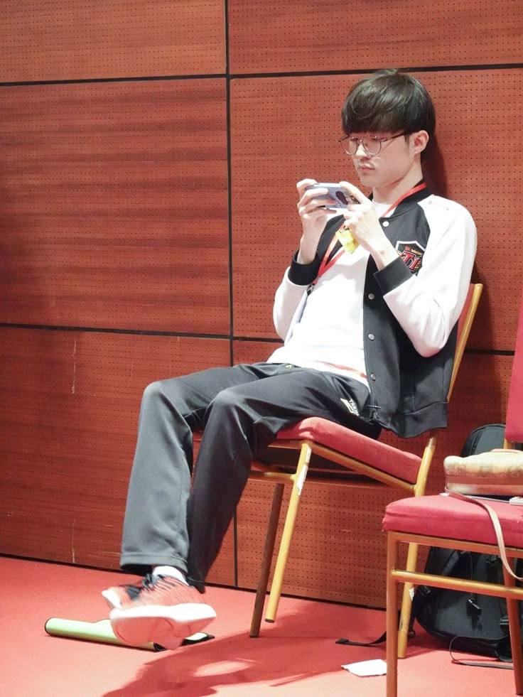 his chair 😭