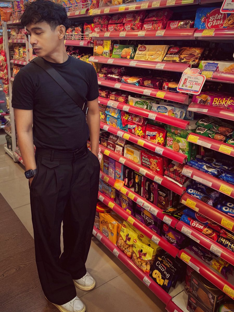 noneblac's tweet image. fuck,kiss or date?