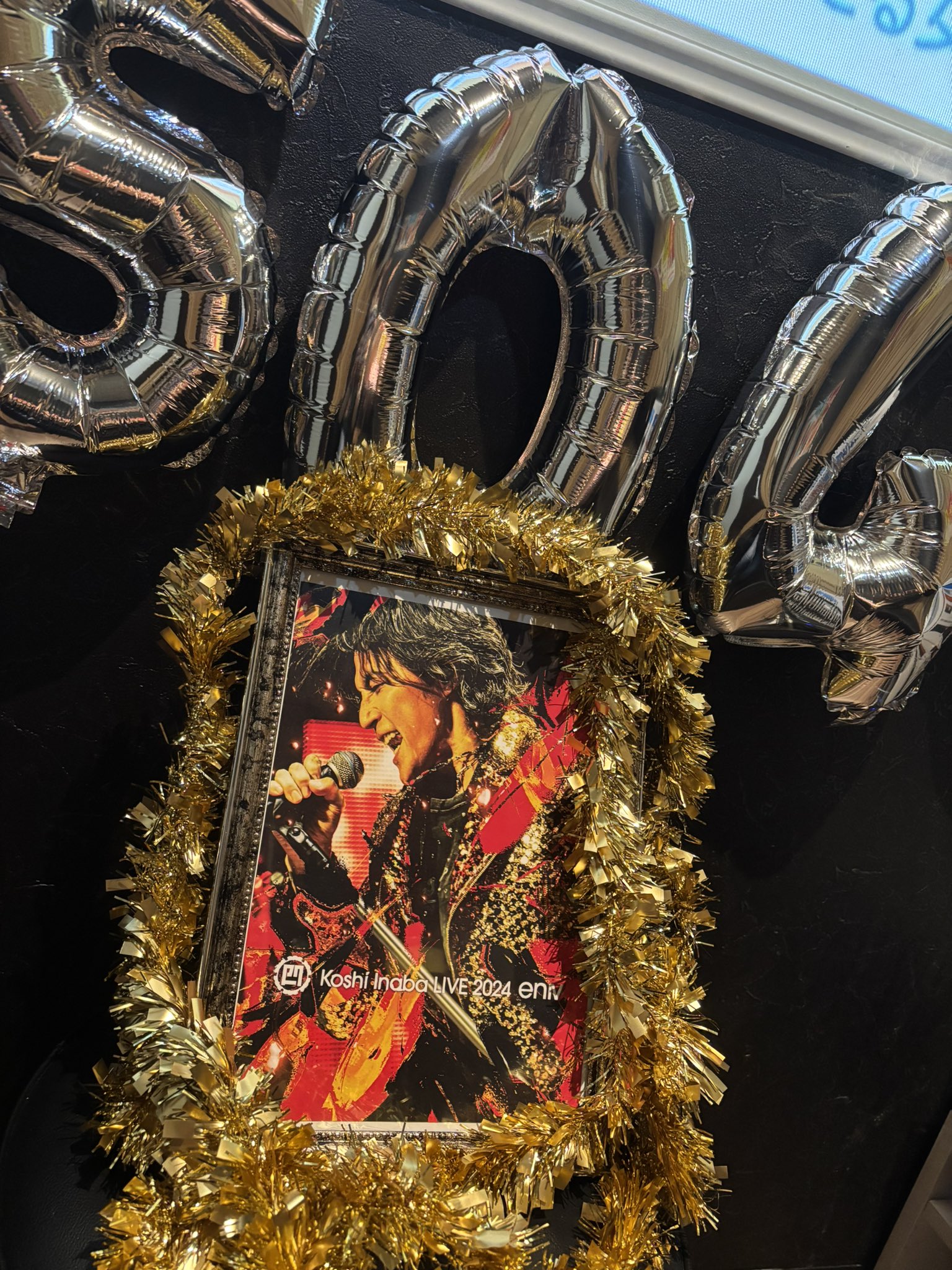 B'z横断幕 51yoR8xTMBL._UF350,350_QL50_.jpg