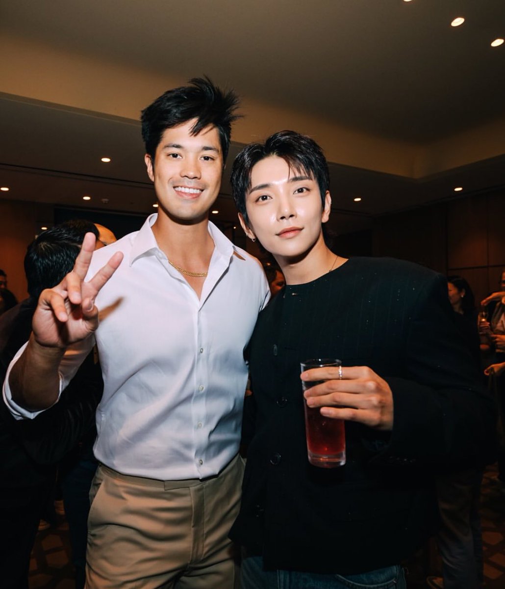 JOSHUA with Actor Ross Butler during UTA Night!!! #조슈아 #JOSHUA