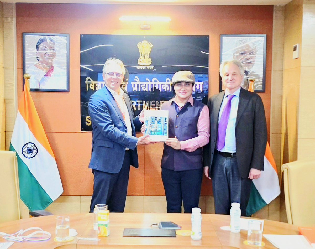 Handover Scenario - A Landmark Moment and Fueling the Future

A symbolic handover took place, marking a new chapter in the Netherlands-India partnership on hydrogen technology. Dr. Jörg Gigler, Mission Lead of TKI Gas and Top Sector Energie, presented.

facebook.com/share/p/1D6vsF…