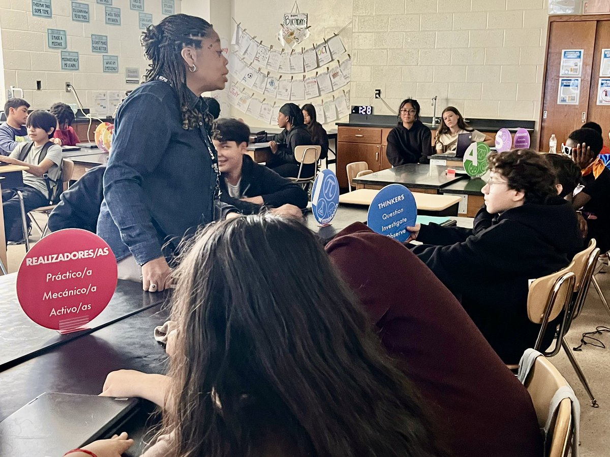 mcpsEDUCATOR's tweet image. MOCOCap Monday!! Our @GMSVikings 8th Graders engaged in a career & college ready session with Coach Redd-Latimer! Students made connections to MCPS Special Programs & RAISEC! Student on the left shared he wants to be a judge! #nextThurgoodMarshall #middleschoolmagic