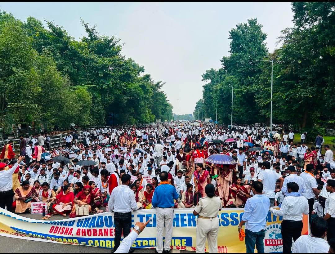 DebendraSethy98's tweet photo. ଆମର ଦାବି ପୁନର୍ଗଠନ 
#We_Want_Cadre_Restructure 
@CMO_Odisha 
@dpradhanbjp 
@PravatiPOdisha 
@IPR_Odisha 
@Naveen_Odisha 
@MohanMOdisha https://t.co/cLiERQCa1V