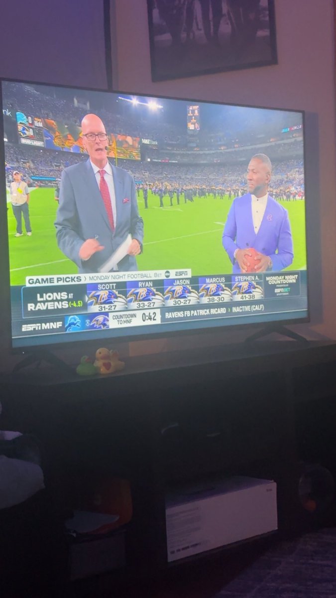 TBrendez's tweet image. Lmao