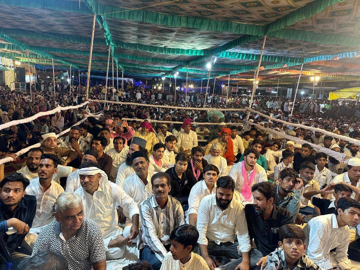 कल रात भीलवाड़ा में हज़रत मंसूर अली बाबा की दरगाह पर 99वां वार्षिक उर्स बड़े ही श्रद्धा और अकीदत के साथ सम्पन्न हुआ।भाजपा अल्पसंख्यक मोर्चा प्रदेश अध्यक्ष हमीद खान मेवाती ने बतौर मुख्य अतिथि शिरकत की। उन्होंने दरगाह पर चादर व फूल पेश कर देश और प्रदेश की अमन-चैन तथा खुशहाली की दुआ