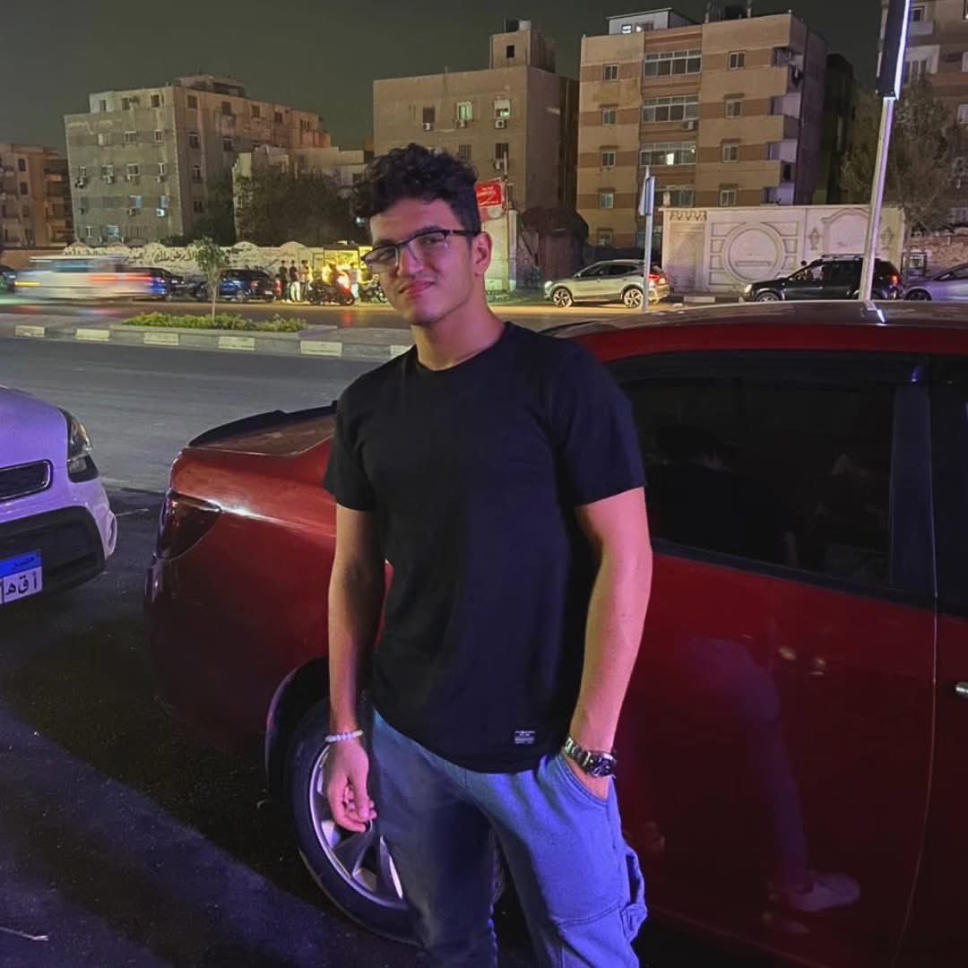 trynafindashkar's tweet photo. اللهم ارحم من كان موته صدمة لم نتهيأ لها أبدا، اللهم إنه عاش طيباً و رحل طيباً يارب طيّب منزلته اللهم ارحم من كان بشوش الوجه طيب القلب يارب اجعل مهند من اصحاب الجنة الذين لا خوف عليهم ولا هم يحزنون.
ربنا يصبرنا على فراقك و يجمعنا بيك فى الجنة يارب❤️‍🩹 https://t.co/hZNW0kbsFf