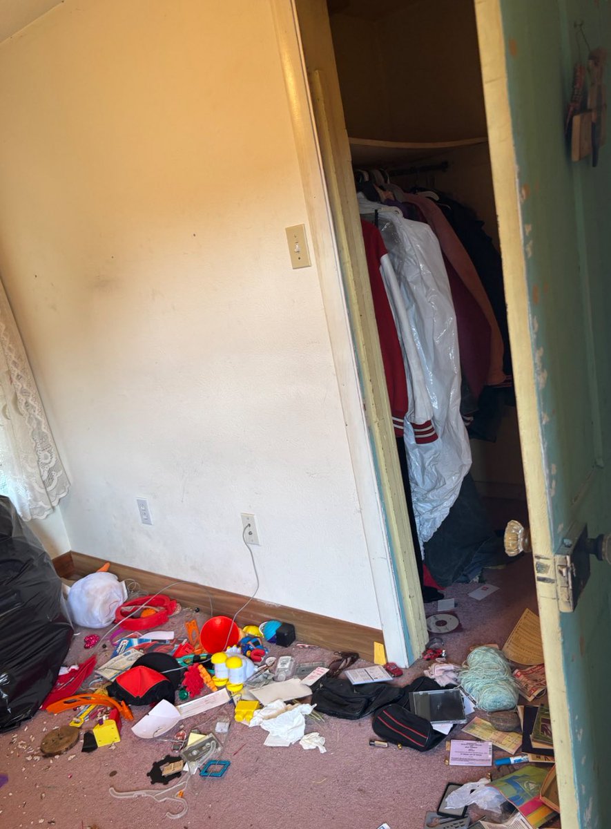 WalkCrime's tweet image. Gruesome Find in Pennsylvania: Mother Charged in Infant Deaths

September 22, 2025 – Cadogan Township, PA

A horrific discovery in a Ford City home has stunned Armstrong County. On August 30, 2025, landlord Brent Flanigan, cleaning a rental property after evicting Jessica Marie…