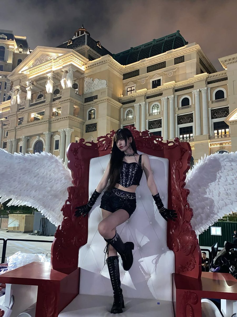 ms. kitty, tweet media