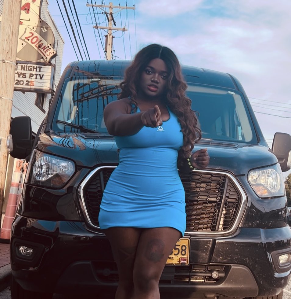 Let Bad Gyal Jos have a crack at that vacant beauty.