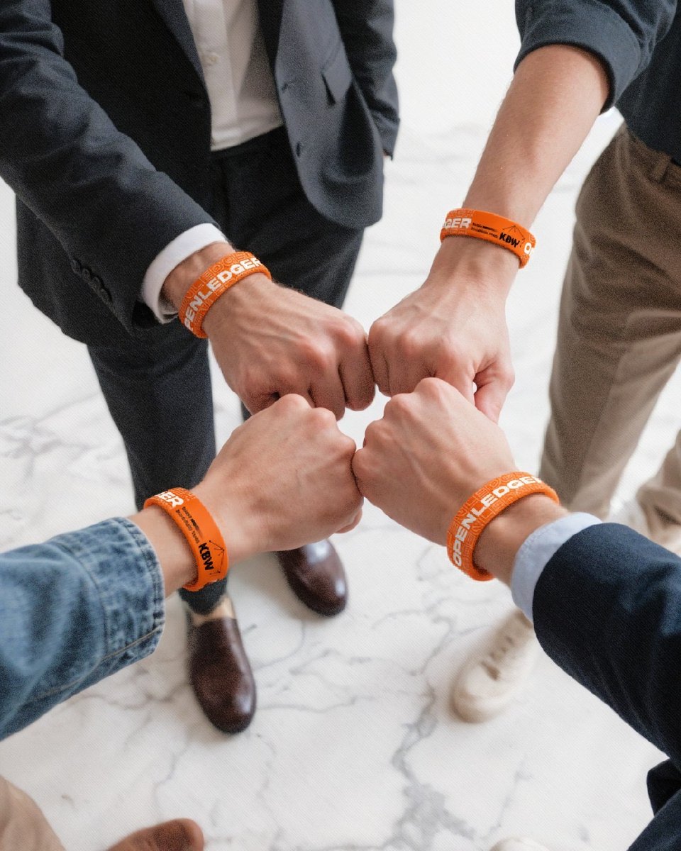 OpenledgerFdn's tweet image. Your chance to get the $OPEN token through @kbwofficial is here! 🐙

Join the OPEN Contest, 
Snap. Tag. Win.

How to enter:
🐙Collect your wristband at registration
🐙Visit the OpenLedger booth (No.43)
🐙Take a pic with your band &amp;amp; share it on X and TG
🐙Tag @OpenledgerHQ + 3…