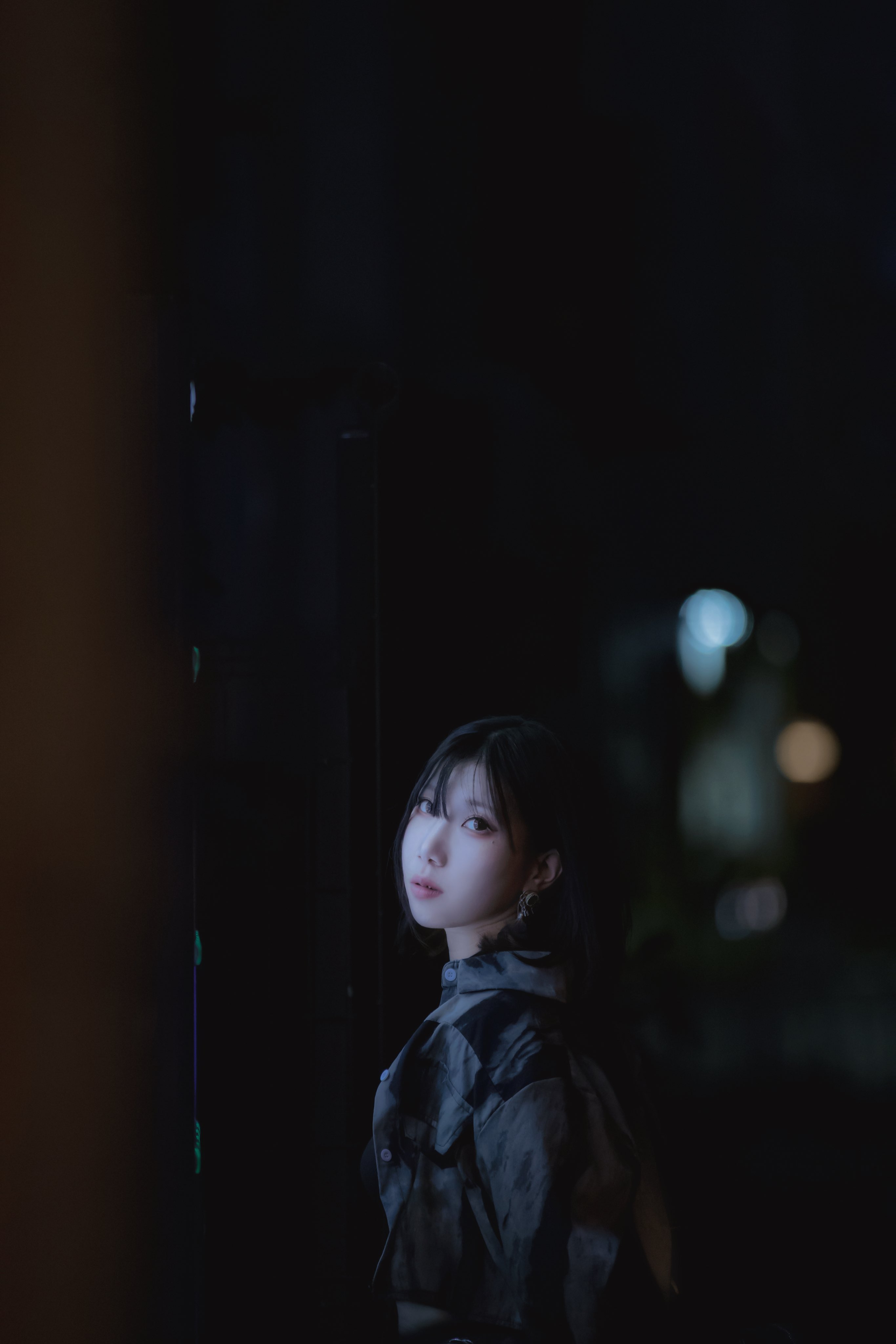 色鉛筆画 女性のポートレート ‘秋の囁き’ 
A4サイズ 手描き色鉛筆画 女性のポートレート - メルカリ