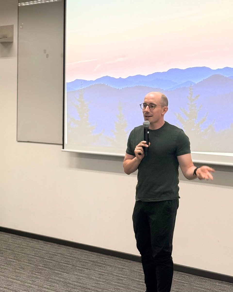 tylerrasch's tweet image. 최근 강연, 토크 등 자리에서 숲에 대한 이야기를 많이 하게 됐네요. 이번주 숲의 주간인 거 아시나요?  #숲의주간 #FSCForestWeek