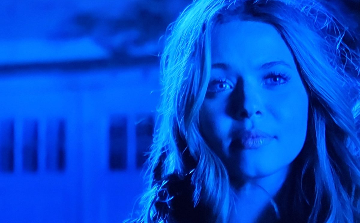 ilove_shoes's tweet image. On the first day of fall. I'm on this episode. @imarleneking #pll #prettylittleliars