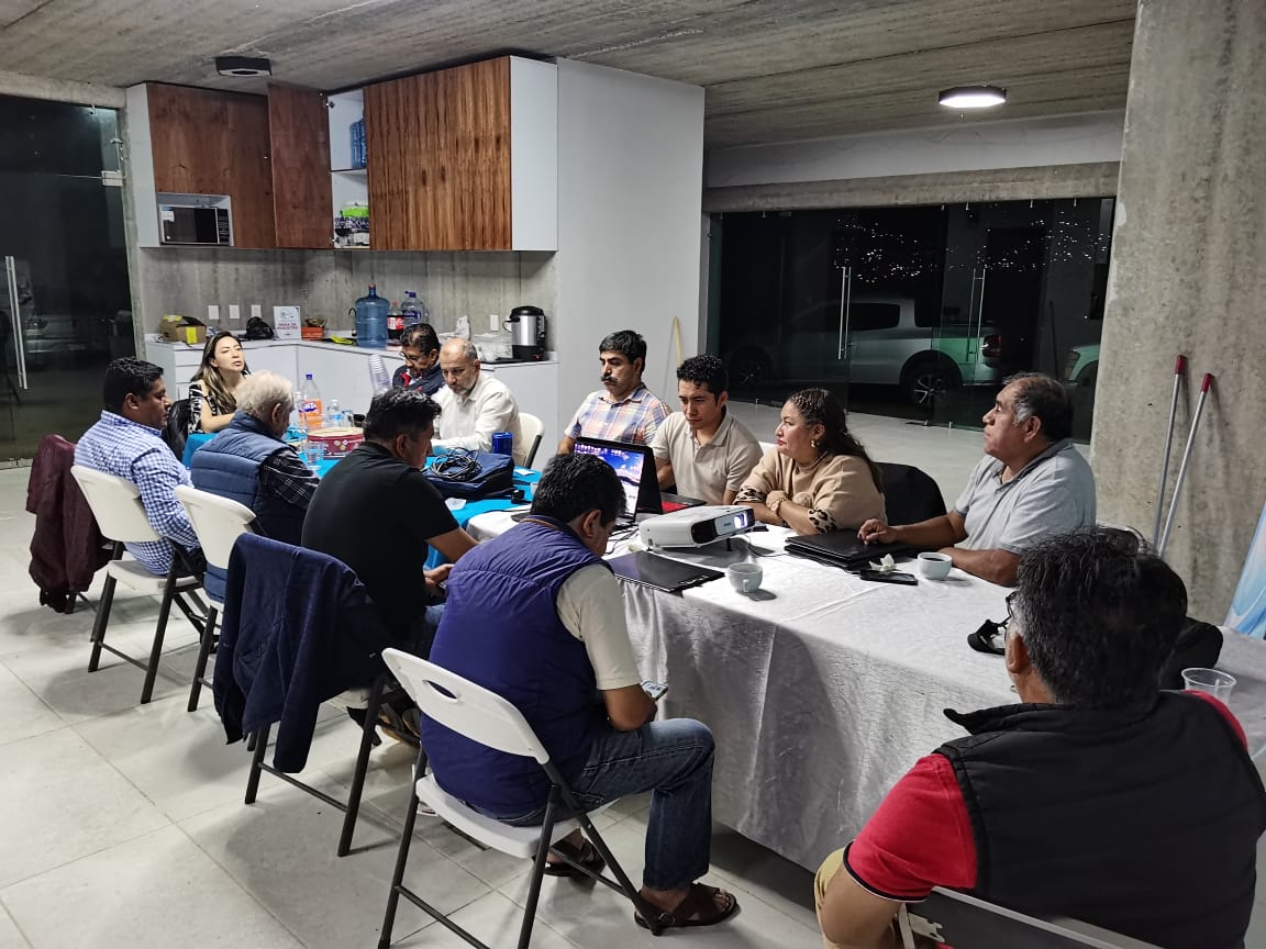 ITTAEL's tweet photo. En la toma de acuerdos en beneficio del @cicoaxaca, reunión semanal de Consejo Directivo.
@FEMCIC1 @AmdrocAc https://t.co/uY2QeIyBz0