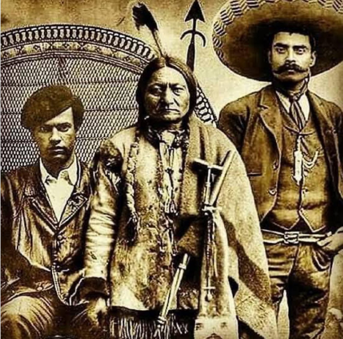NOVXO_The_Exile's tweet image. Same struggle different stripes. United not divided.
#StopAAPIHate #hateisavirus #StopAsianHate #LandBack #EZLN #brownpride #indigenous #BlackPantherParty #BLM #blacklivesmatter #blackandbrownunity #blackandbrownlivesmatter #Solidarity #CollectiveLiberation #SameStruggle