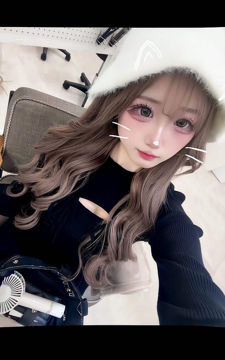 usy24_0's tweet photo. 『 僕ときみの愛はたぶん汚い  』

୨୧┈┈┈┈┈┈┈┈┈┈┈ ୨୧ https://t.co/CvuYfPnu7E