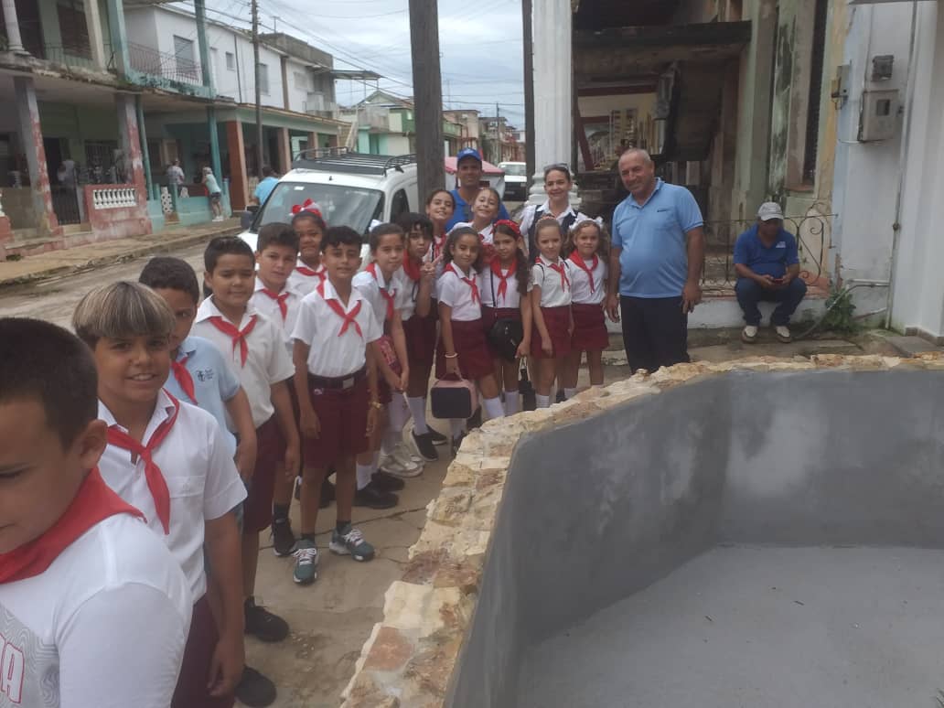La atención a los niños siempre satisface y es una muestra de que el relevo está garantizado. Círculo de Interés "Los niños y las TICs" en <a href="/ETECSA_Cuba/">ETECSA</a> #Artemisa. #EtecsaConCuba #ArtemisaJuntosSomosMás
