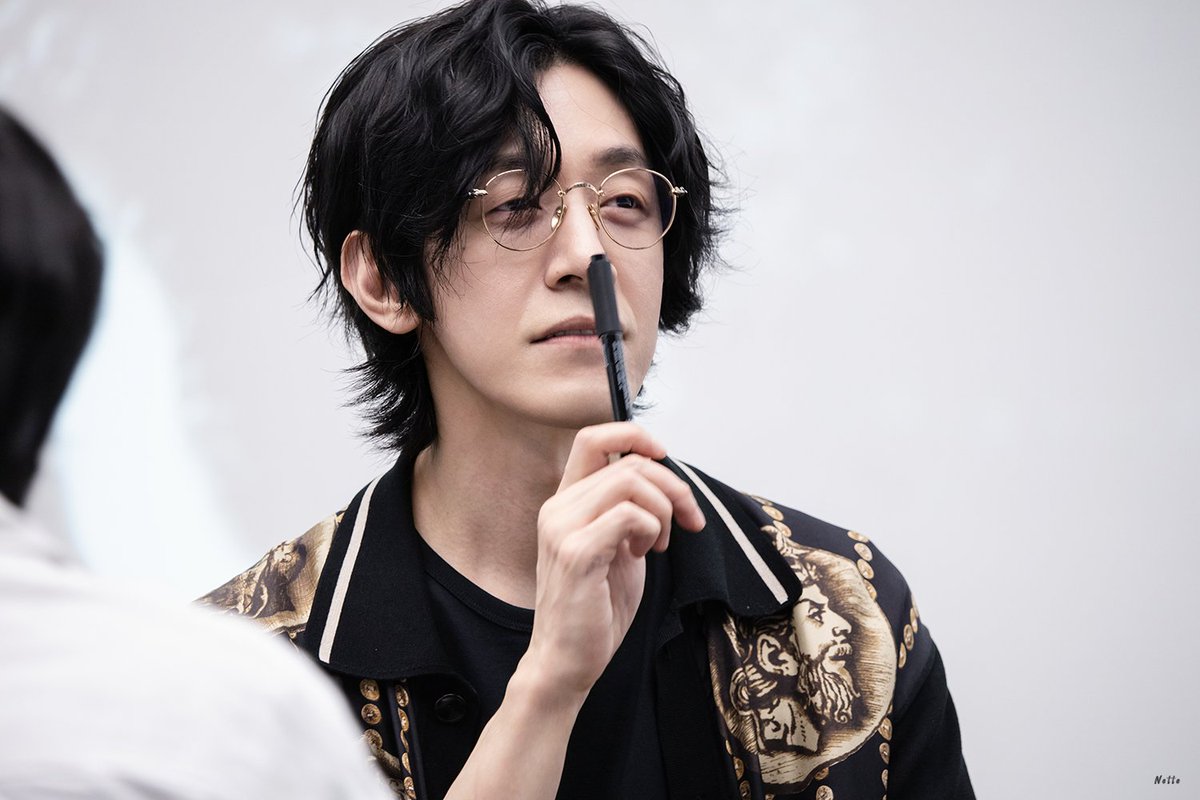 250920 SHADOWS 팬사인회

너.. 쉿🤫

#넬 #NELL #이정훈