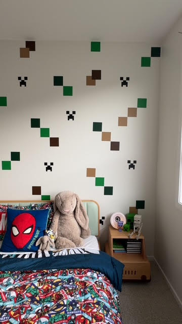 Grafixnz's tweet image. ✨ Transforming Spaces with Decals! ✨
Check out this awesome Minecraft-themed bedroom we helped create for a super creative mom!  From Creepers to blocks, every corner feels like stepping into the game! 
#MinecraftRoom #Decals #RoomMakeover #AffordableDecor #KidsRoom #GameOn