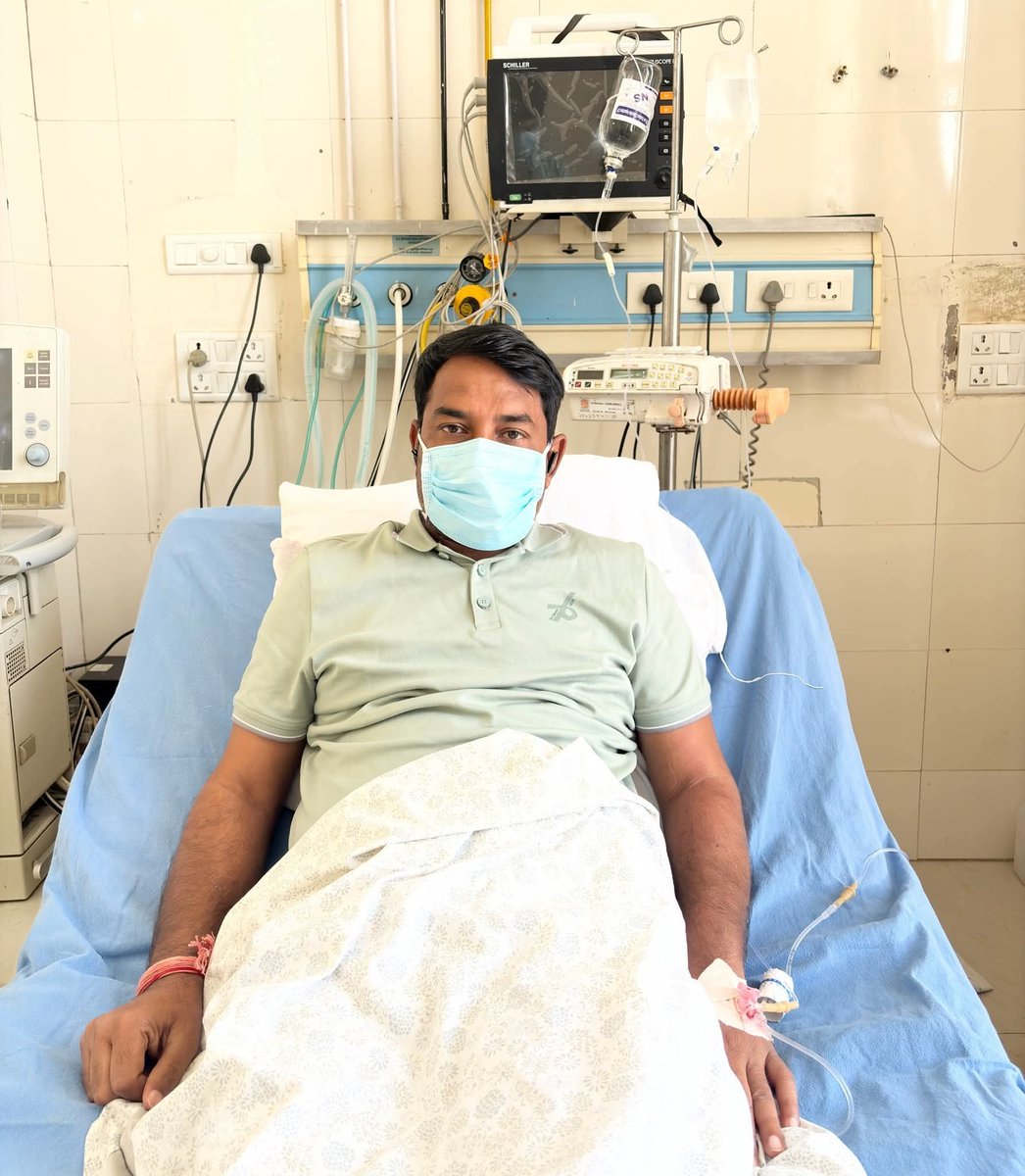📍 SMS Hospital 🏥 Jaipur ,
आज आमरण अनशन का 12वाँ दिन है.! नरेश मीणा 🐅 🐅 
झालावाड़ स्कूल हादसा ,मासूम बच्चों को न्याय दिलाने के लिए गांधीवादी तरीक़े से जिद्द पर अड़ा हुआ है.! इंक़लाब जिंदाबाद ✊✊ !!!!!!  #NareshMeena
#आमरण_अनशन_नरेश_मीणा