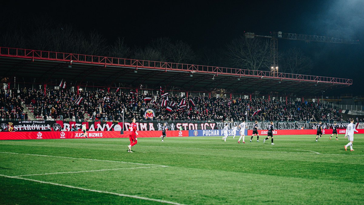 Tak wyglądała Trybuna Kamienna, kiedy graliśmy z Puszczą Niepołomice w lutym tego roku, w ramach Pucharu Polski.