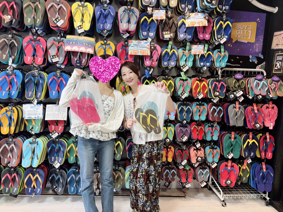 rosette_yuri's tweet photo. 所用のため行ったので忙し過ぎた沖縄滞在。

ビーサンは買えました✨😊✨

#fipper
#沖縄本店
#エガちゃんねる https://t.co/Vg56CXIvJb