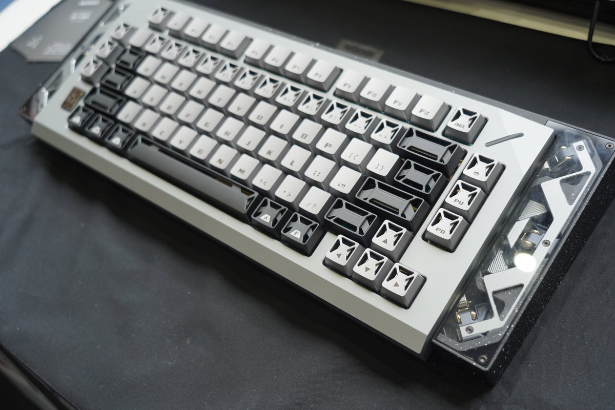 techmech_'s tweet photo. Tokyo Keyboard Expo
すごい熱気でした!!
#TKX #keyboard #ZFrontier #遊舎工房 https://t.co/dZL2vsapAS