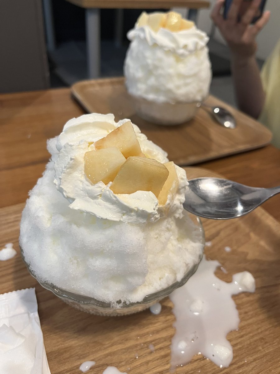 ひわさんとランチ！この逆詐欺の唐揚げのお店は名地下❤️巨大胃袋をお持ちの方はぜひ✨カキ氷ふわふわすぎて横から攻めたら崩壊したww