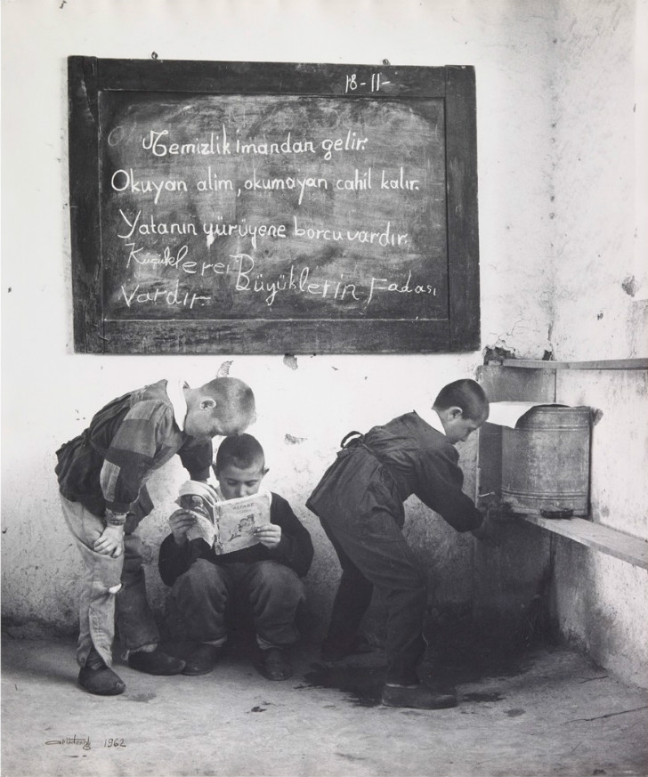 Yatanın yürüyene borcu vardır.. / Günün fotoğrafı Atilla Torunoğlu'ndan.