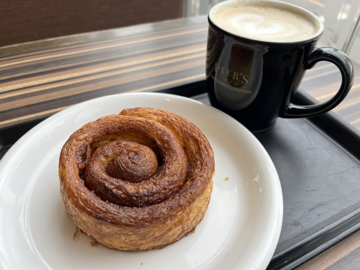 シナモンロール食べるの初めてかも